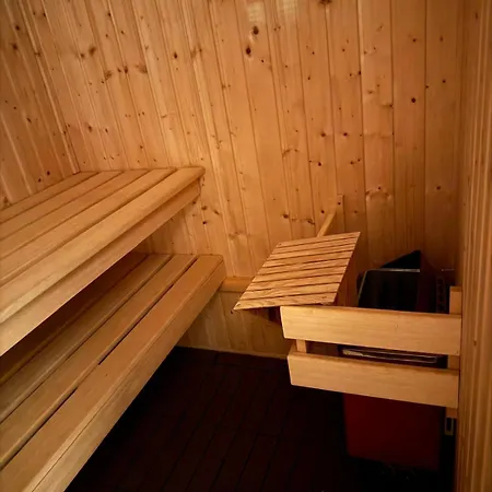 Studio Apartment *